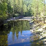 Yosemite Lakes Hillside Yurt 14